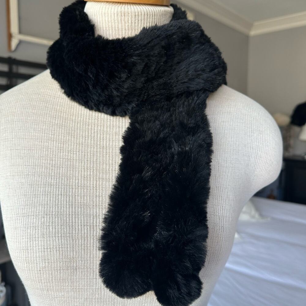 Black rabbit fur scarf - Picture 6 of 9